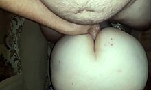 Belleza curvilínea recibe una follada anal en este vídeo anal casero