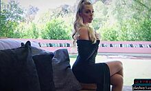 Sexet babe Allie Nicole viser sin naturlige krop i en solovideo