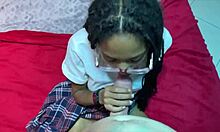 Amaterska najstnica postane poredna doma v videu POV
