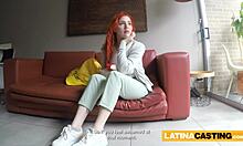 Kolumbianische Schönheit betäubt mit Deepthroat-Fähigkeiten während einer Casting-Session