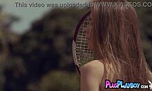 แฟนสาวยุโรป Kate Chromia ถอดเสื้อผ้าบนสนามเทนนิส