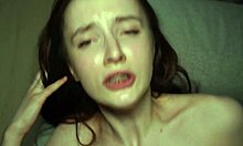 Erica Moris doświadcza swojego pierwszego orgazmu z Martinem Spellem w domowym filmie