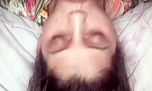 Min kæreste giver en dyb hals blowjob og bliver dækket af sperm