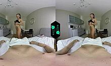 VR - Развратная пара в горячем парении в постели