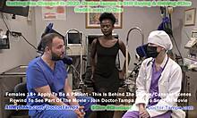 Vídeo caseiro de exame de ginástica com um médico negro