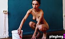 グロリア・ソル、見事なブルネットモデルが裸でポーズをとり、あなたの視聴のために!