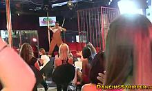 Zelfgemaakte video van amateur stripper en amateur meisje in wilde feestactie