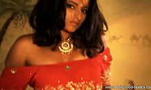 Házi videó egy indiai csábításról, amely mélyen kapcsolódik Bollywoodhoz
