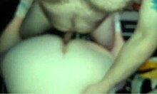 Un couple amateur se filme en train de baiser brutalement