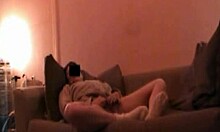 Espectáculo de cámara web voyeurístico con una pareja de lesbianas francesas