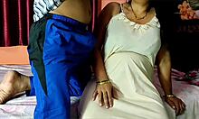 Мюсюлманската приятелка прави секс с панджабската приятелка на Мадури