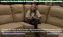 Ava Siren, une adolescente impeccable, joue dans une vidéo de doctor-tampa avec un focus fétichiste