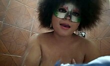 Házi készítésű pornóvideó egy kanos fülöp-szigeteki nőről, akit a fürdőszobában dugnak